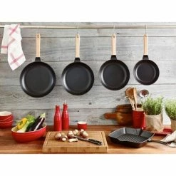 Staub Bratpfanne 28 Cm Schwarz 6 Staub Bratpfanne 28 Cm Schwarz -Gien Geschirr Verkäufe Bratpfanne mit Holzgriff O 28cm schwarz 3 600x600 ID318497 f13118f1ef8efc916d26b00699b5398f
